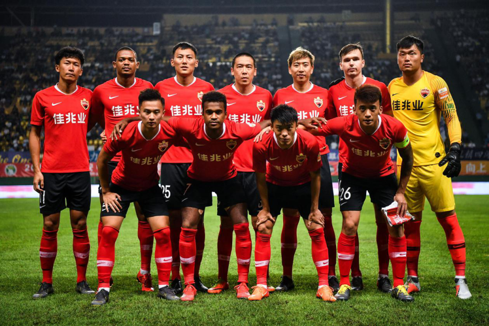 费耶诺德集结日迎来里程碑，志在法国杯名次提升，压力陡增，控场能力受关注的简单介绍-mk官方网站