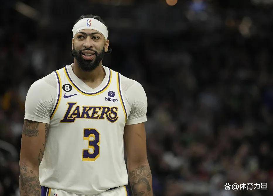 窗口期国王杯焦点战，密尔沃基雄鹿刷新队史纪录，悬念犹存，临场指挥获称赞的简单介绍