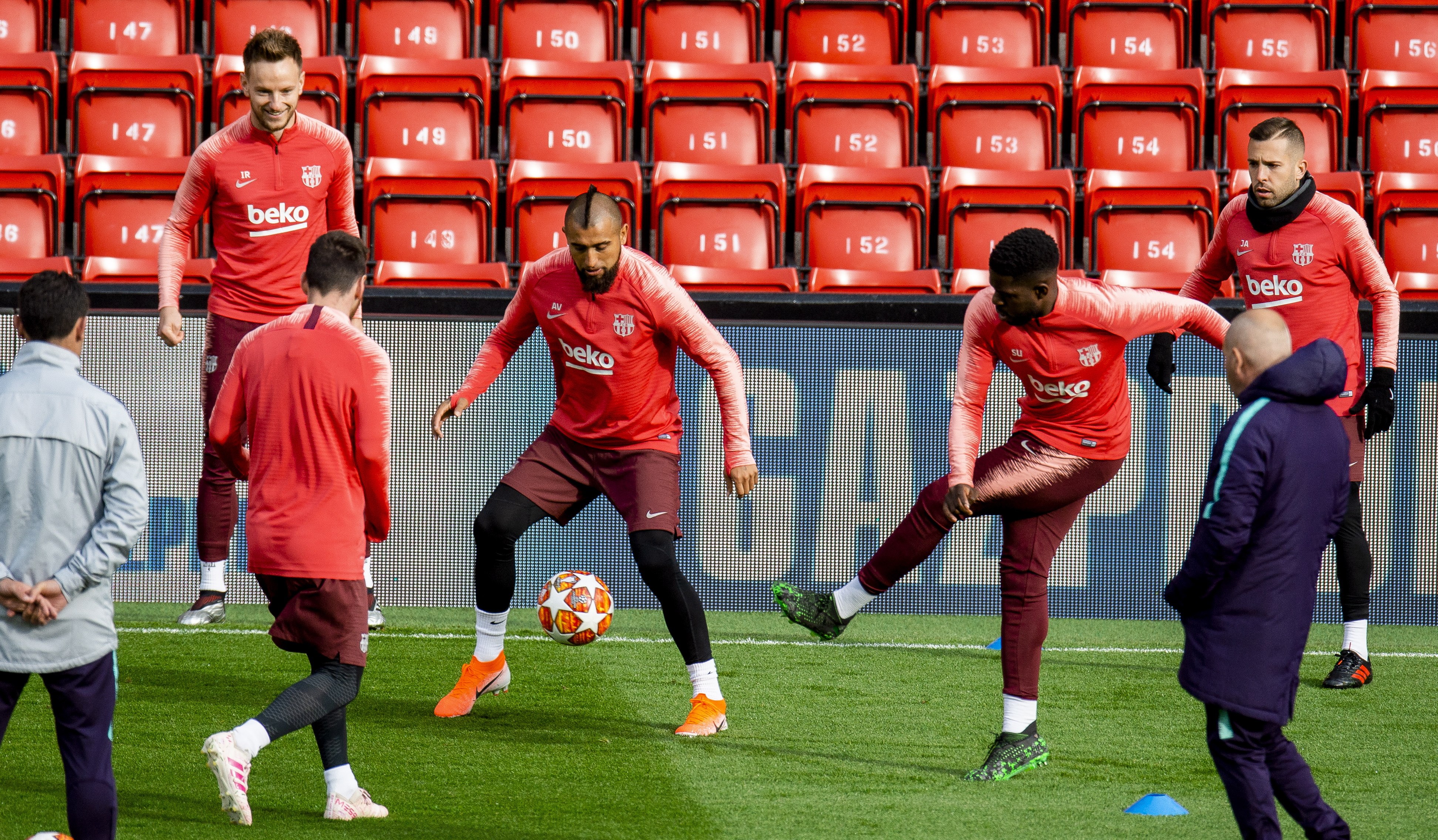 关于关键时刻体能课后；辽宁本钢强势反弹备战欧冠；态度坚定；团队化学反应显著的信息